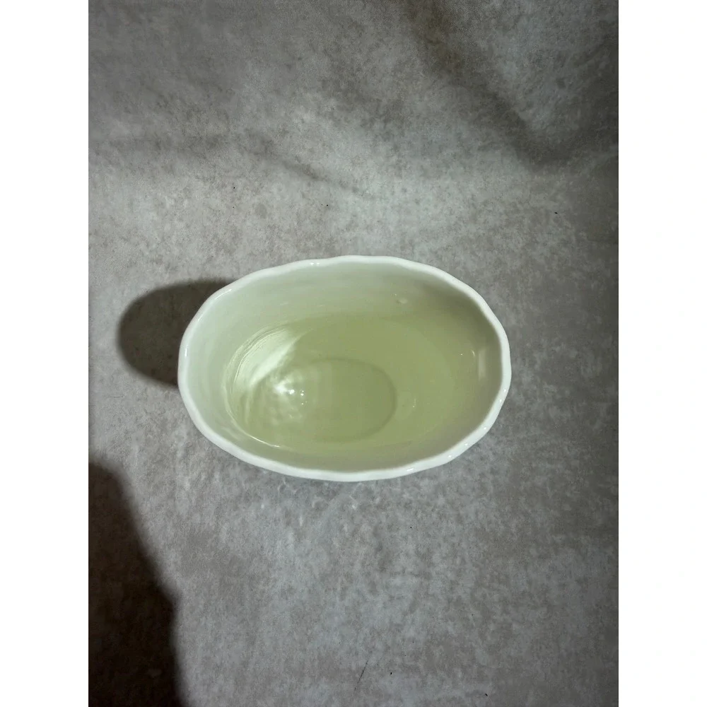 Mikasa Christmas Morning Bone China Vase B2040 Holiday‎ Tree Japan Scalloped